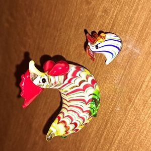 Set of glass chickens
